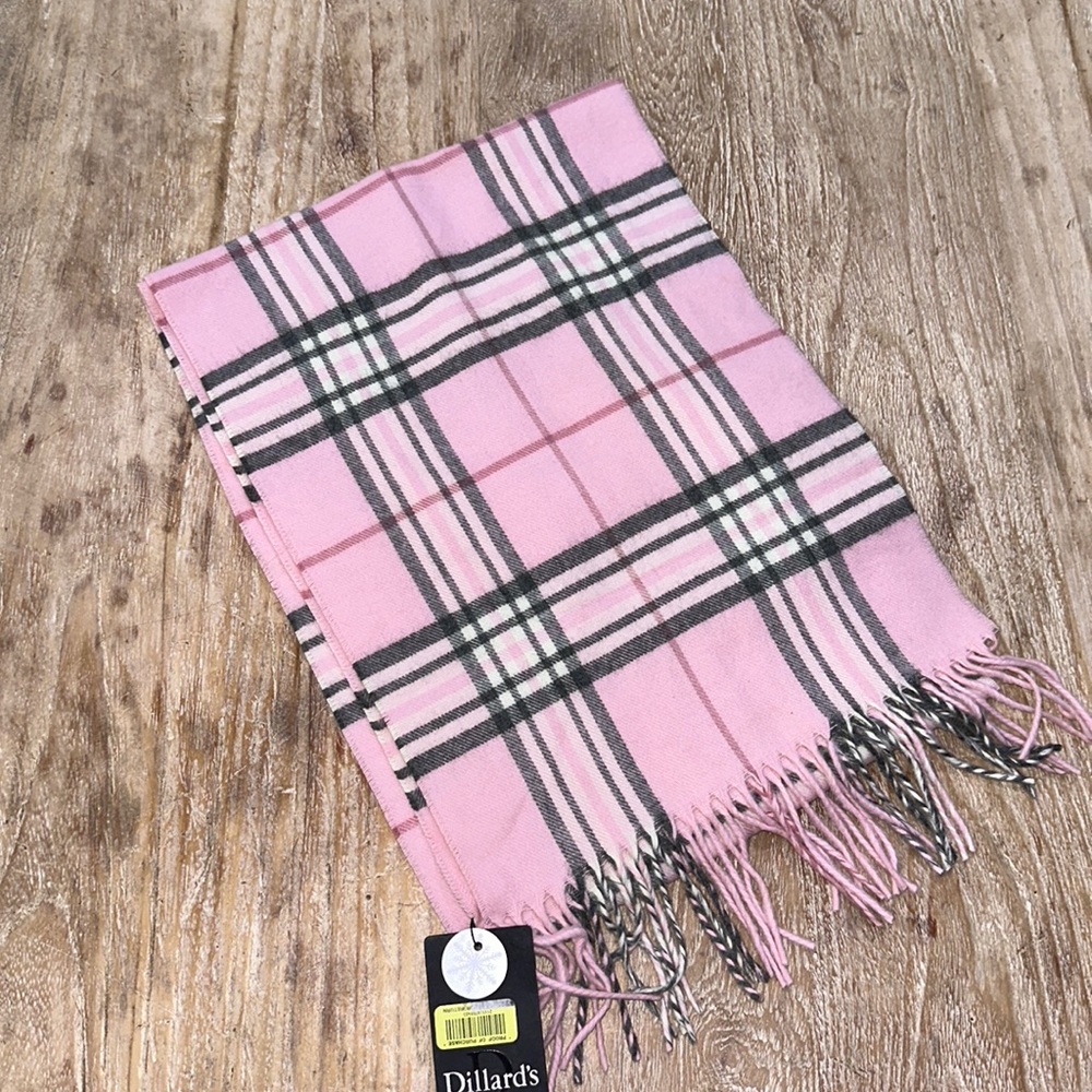 NWT Dillard’s Pink “Burberry” Look Fringe Scarf